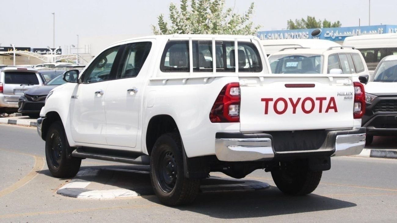 تويوتا هيلوكس SR5 Toyota Hilux 2.4L diesel M/T Wide body with Chrome bumper White 2026 model