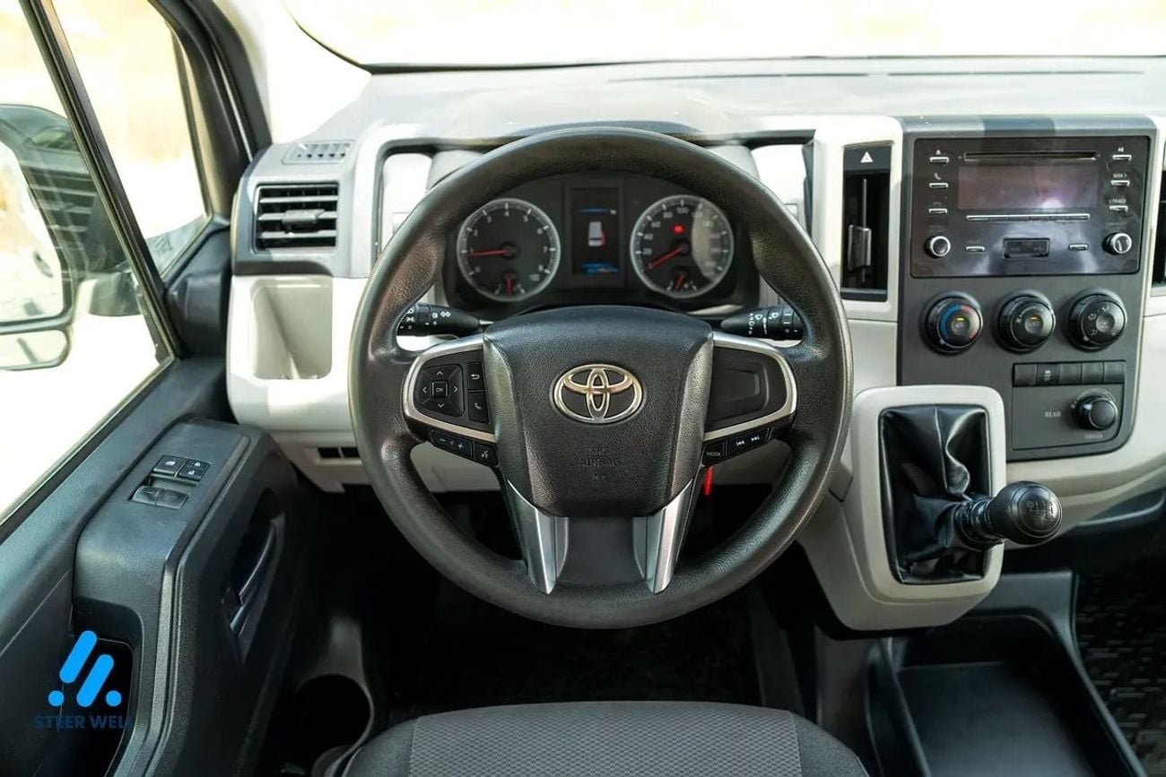 Toyota Hiace GL 2022 | H300 3.5L Petrol Manual 13-Seater Passenger Van | GCC Specs