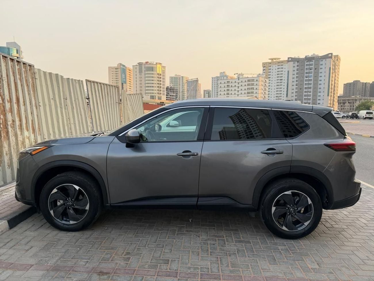 نيسان روج SV