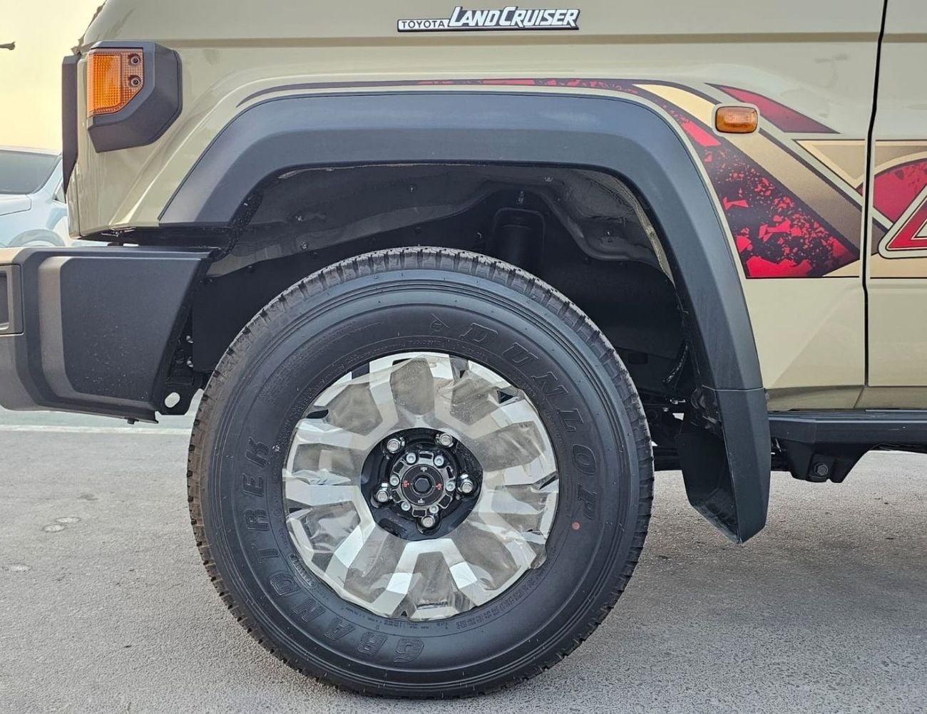Toyota Land Cruiser 70 TOYOTA LANDCRUISER LC76 HARDTOP 5DOOR LX Z1 || 2.8L DIESEL V4 A/T 4WD | RADAR | WINCH ,SNORKEL | FUL