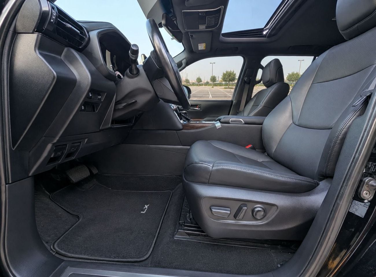 Toyota Land Cruiser VXR 2022MODEL 3.3L twin turbo v6 Diesel engine Colour Black Transmission Automatic Interior Black push s