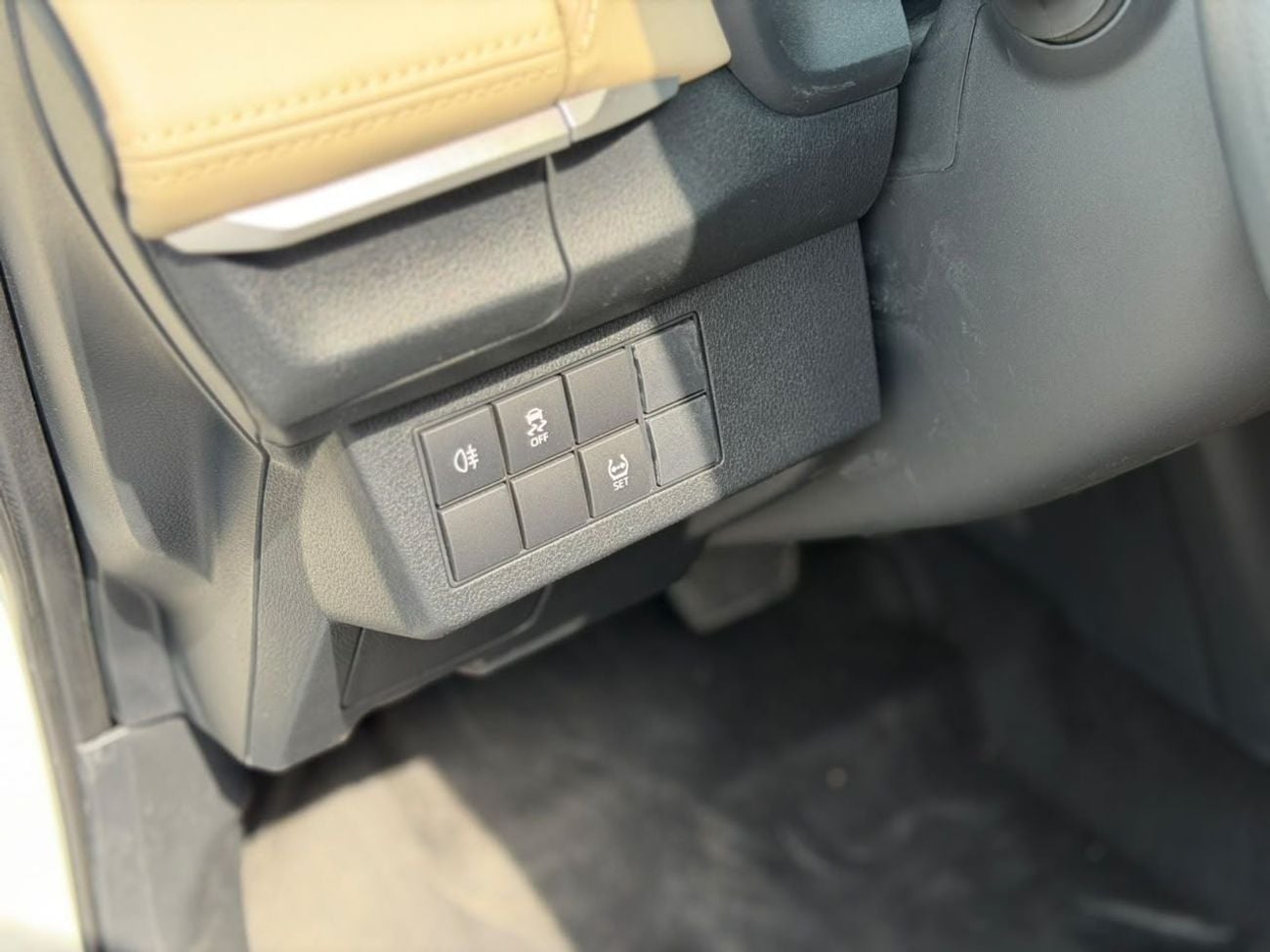Toyota Yaris E Toyota Yaris 1.5 AT GCC basic options