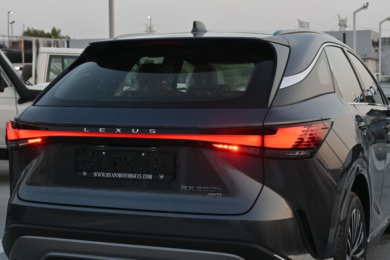 لكزس RX 350h Luxury 2.5L Hybrid AWD لكزس RX350h الفاخرة موديل 2026، محرك هجين سعة 2.5 لتر، دفع رباعي، اللون رمادي