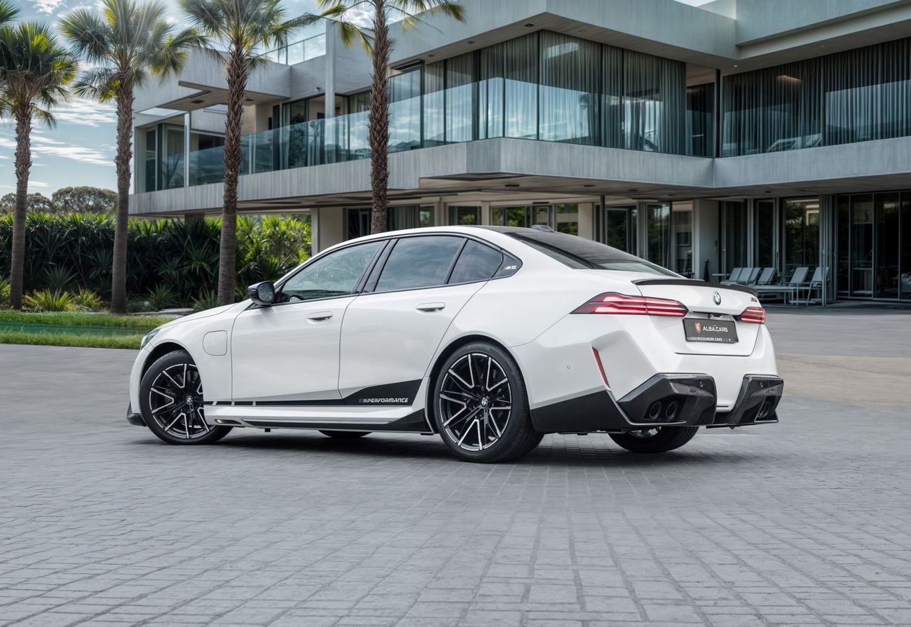بي أم دبليو M5 M5 | 8,617 P.M | 0% Downpayment | 2025 BMW M5 | V8 Performance!
