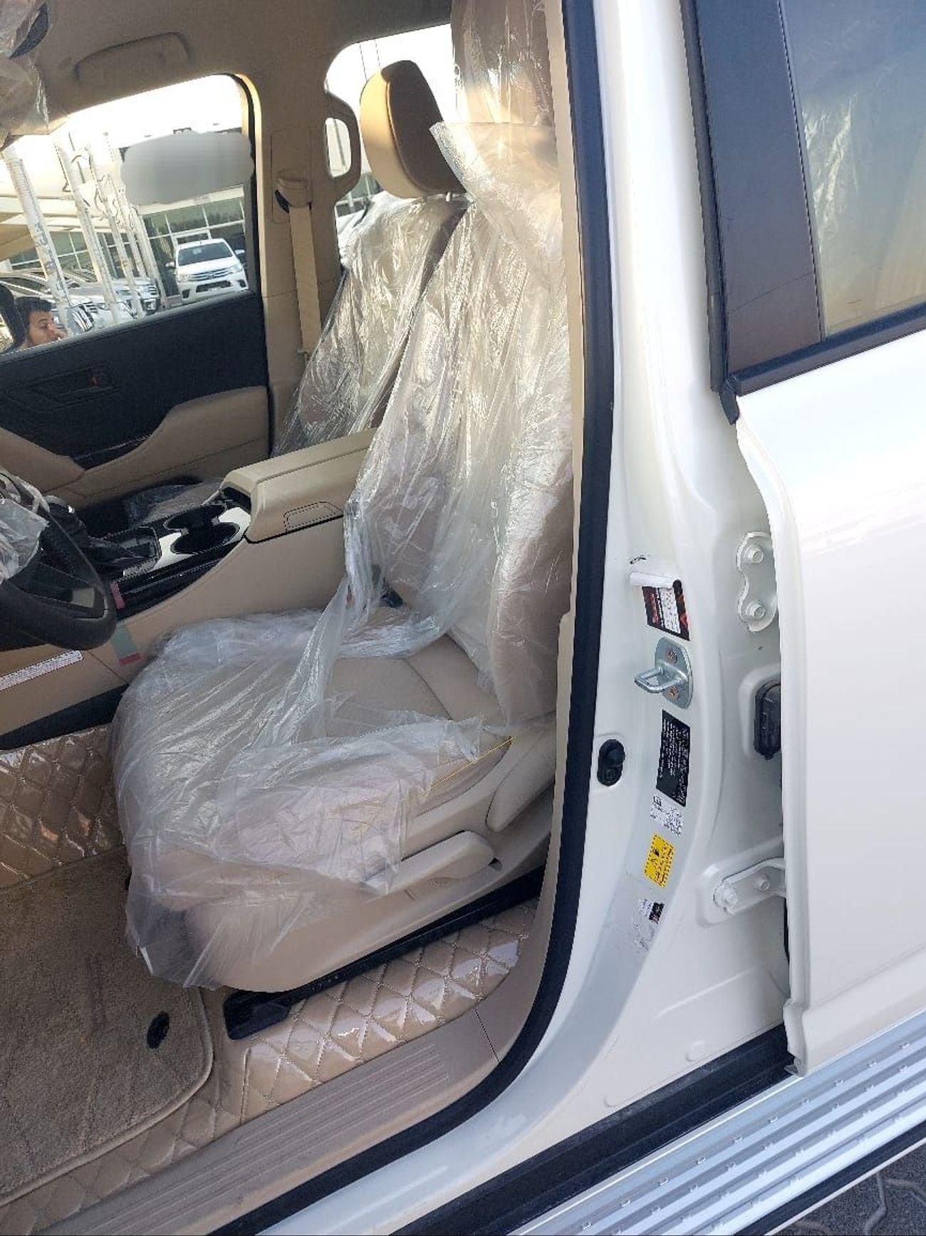 تويوتا لاند كروزر GXR Toyota landcruise 2024Model 4.5L v8 Diesel engine Colour White push start Transmission Automatic