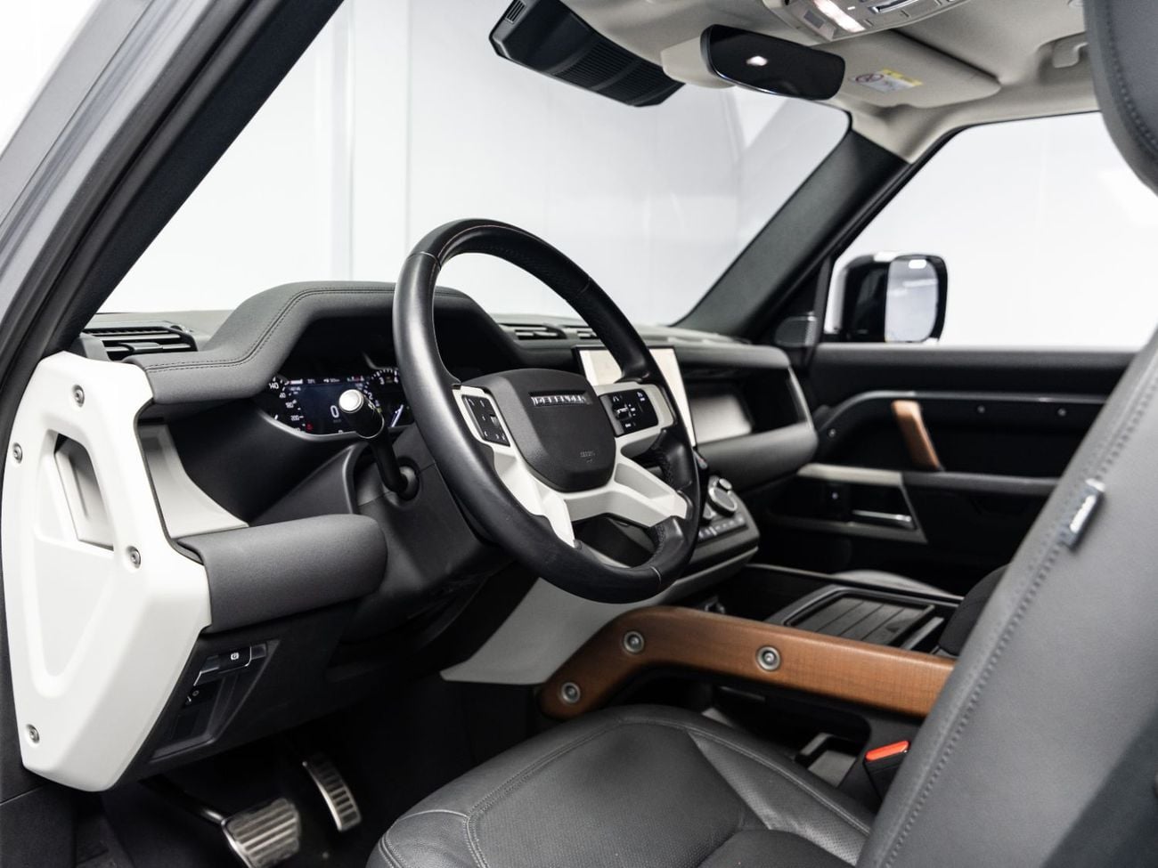 Land Rover Defender 110 SE P400 BUY NOW, PAY 2027 | THE BLACKLINE STANDARD | 2028 Al Tayer Warranty + S