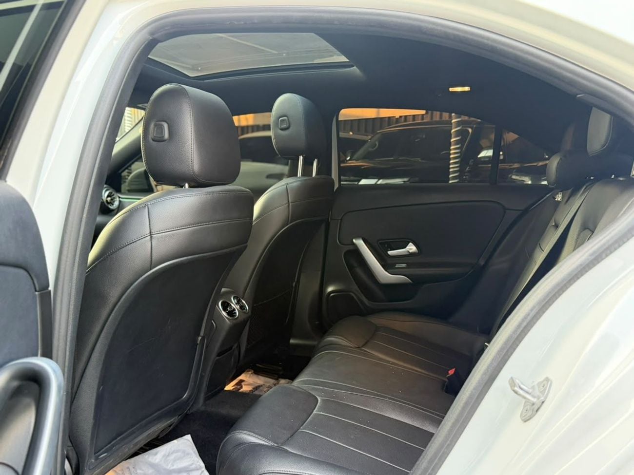Mercedes Benz A220 STANDARD 2.0L 4-cylinder turbo (188 hp)