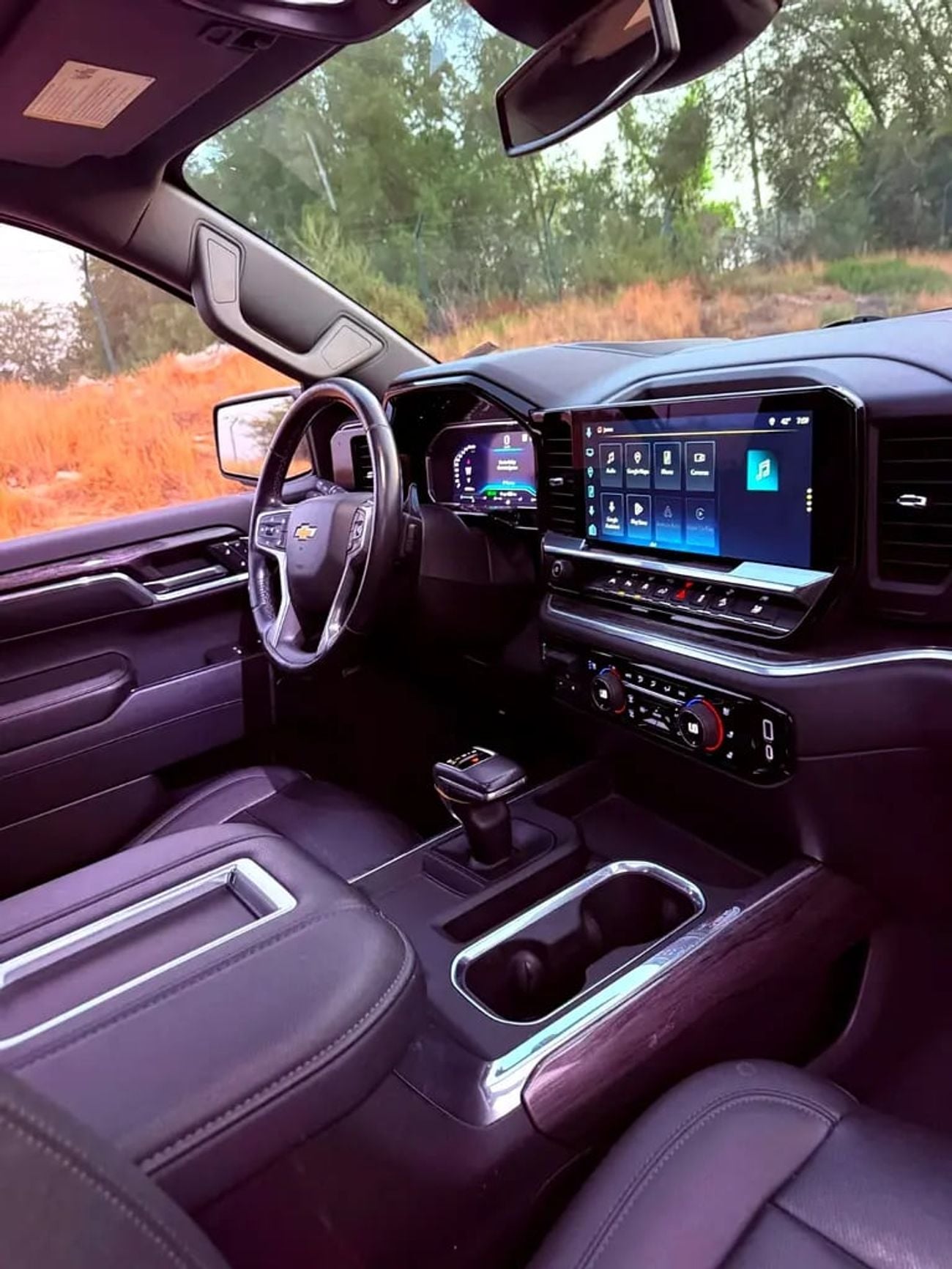 Chevrolet Silverado شيفروليه سيلفرادو LTZ موديل فل اوبشن بحالة ممتازة