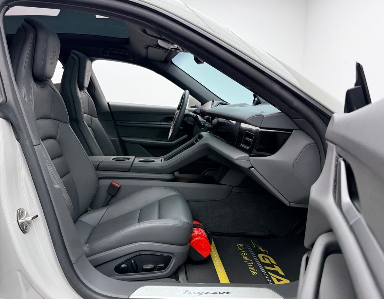 Porsche Taycan STANDARD 2025 Porsche Taycan, Porsche Warranty+Full Service History, GCC