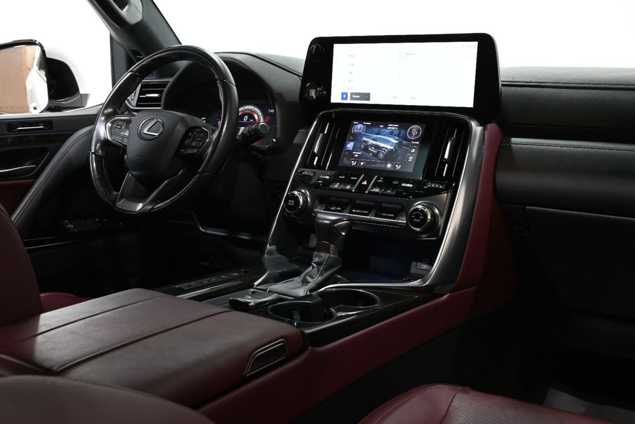 Lexus LX600 SIGNATURE 2023 Lexus LX600, Service History, 1 Year Warranty, Excellent Condition, Full PPF, GCC