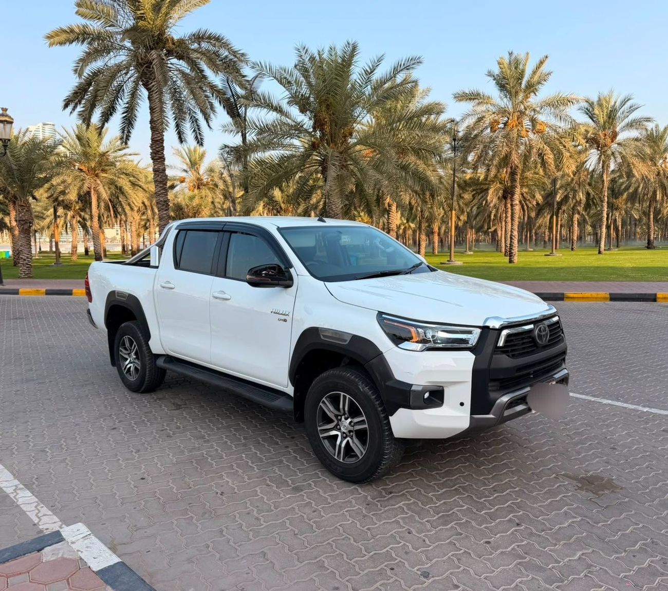 Toyota Hilux GLX Toyota Hilux 2018Model 2.8 Diesel 4x4 Manual gear colour white interior black leather seats Electric