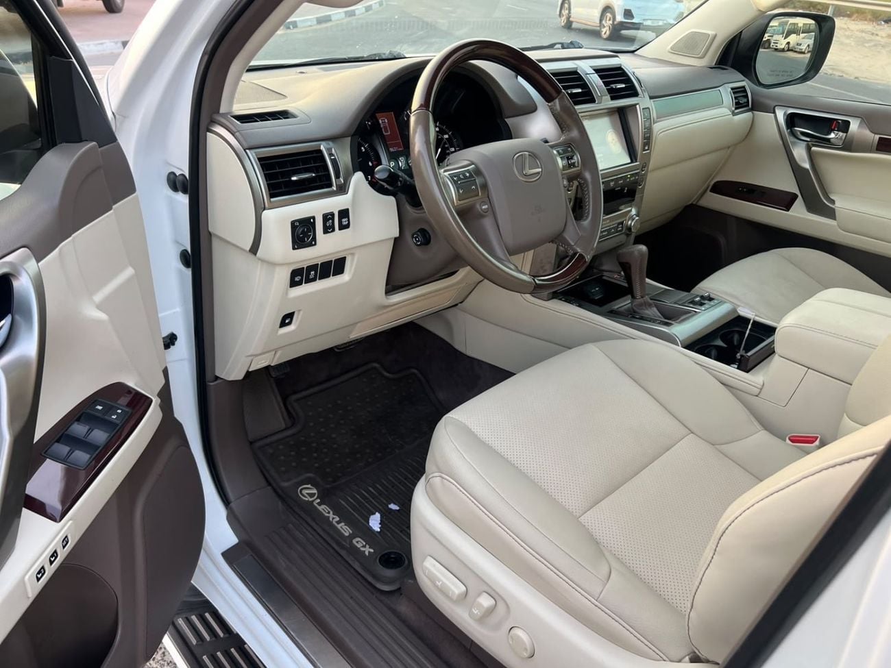 Lexus GX460 2018 Lexus GX460 Full Option 4.6L V8 - Sunroof - Rear Camera & Sensor - Leather Seat - AWD 4x4