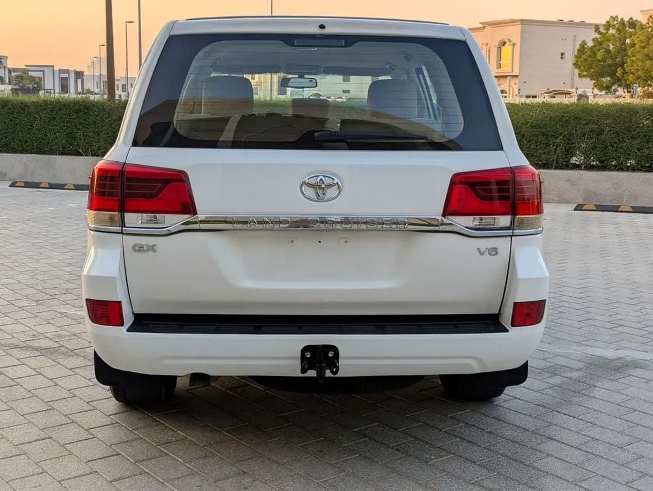 Toyota Land Cruiser GCC Specs | V6 4.0L Interior and Exterior Excellent Condition