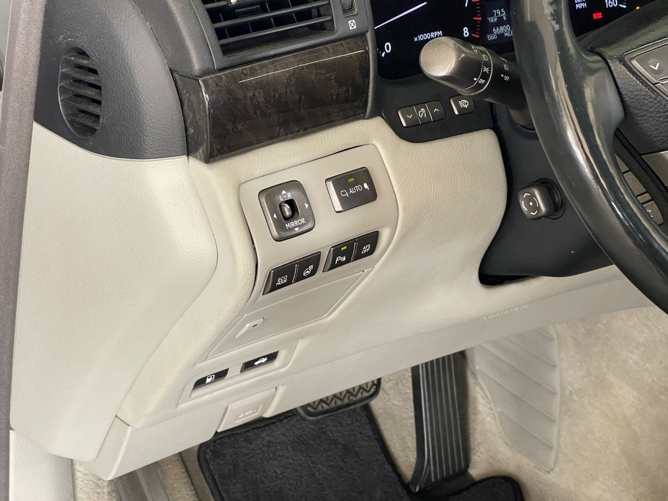 لكزس LS 460 PREMIER LWB ملكية نظيفة - بدون حوادث