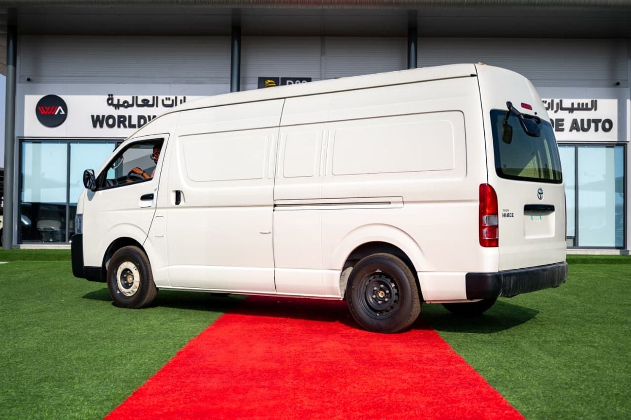 Toyota Hiace PETROL 2.7 HIGHROOF CARGO MANUAL TRANSMISSION