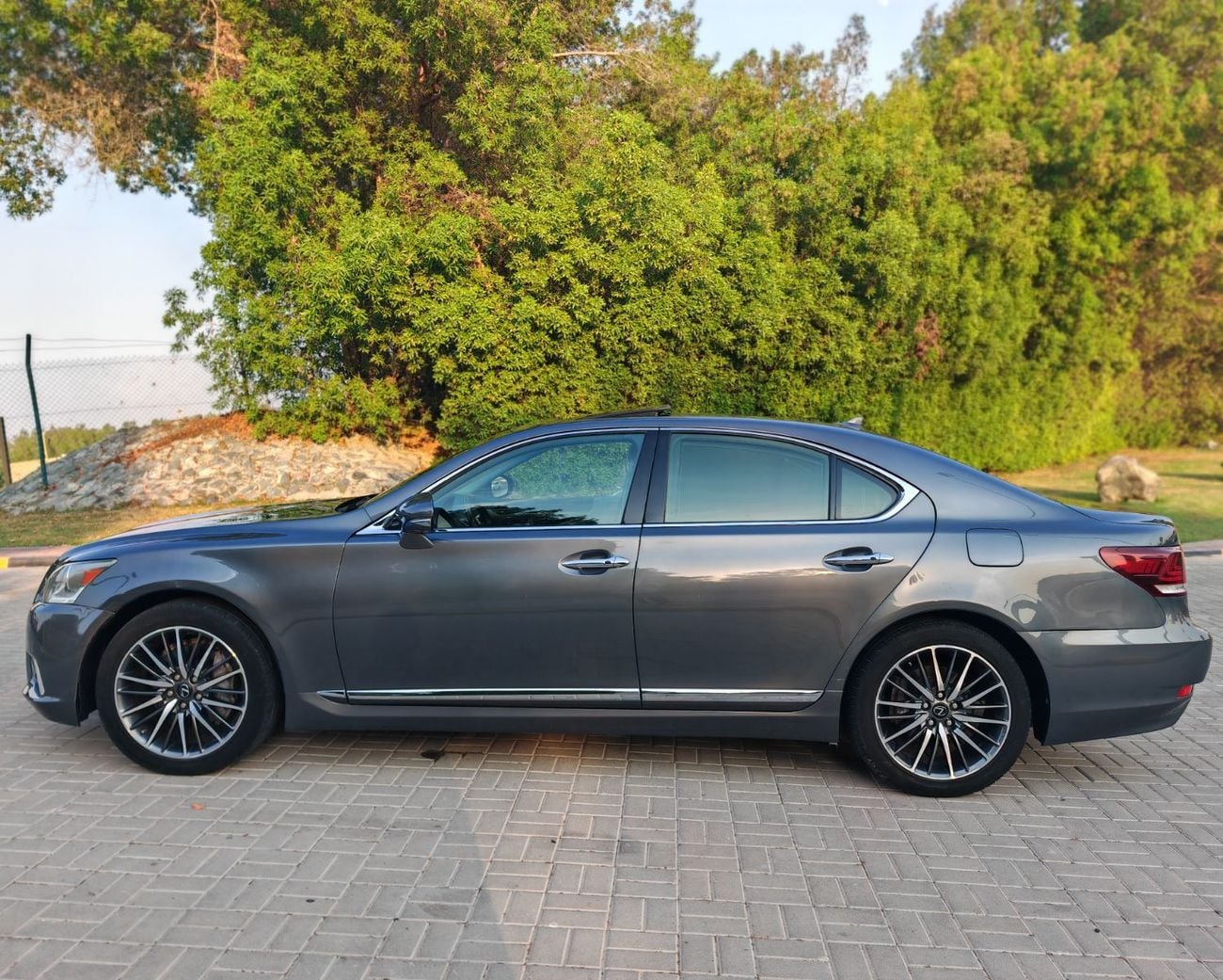 Lexus LS460 PREMIER LWB