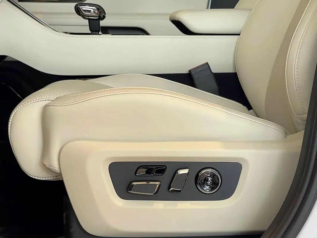 ROX 01 VIP / 6 SEATS / / KM / LONG RANGE / WARRANTY AND SERVICE CONTRACT 5 YEARS EVS