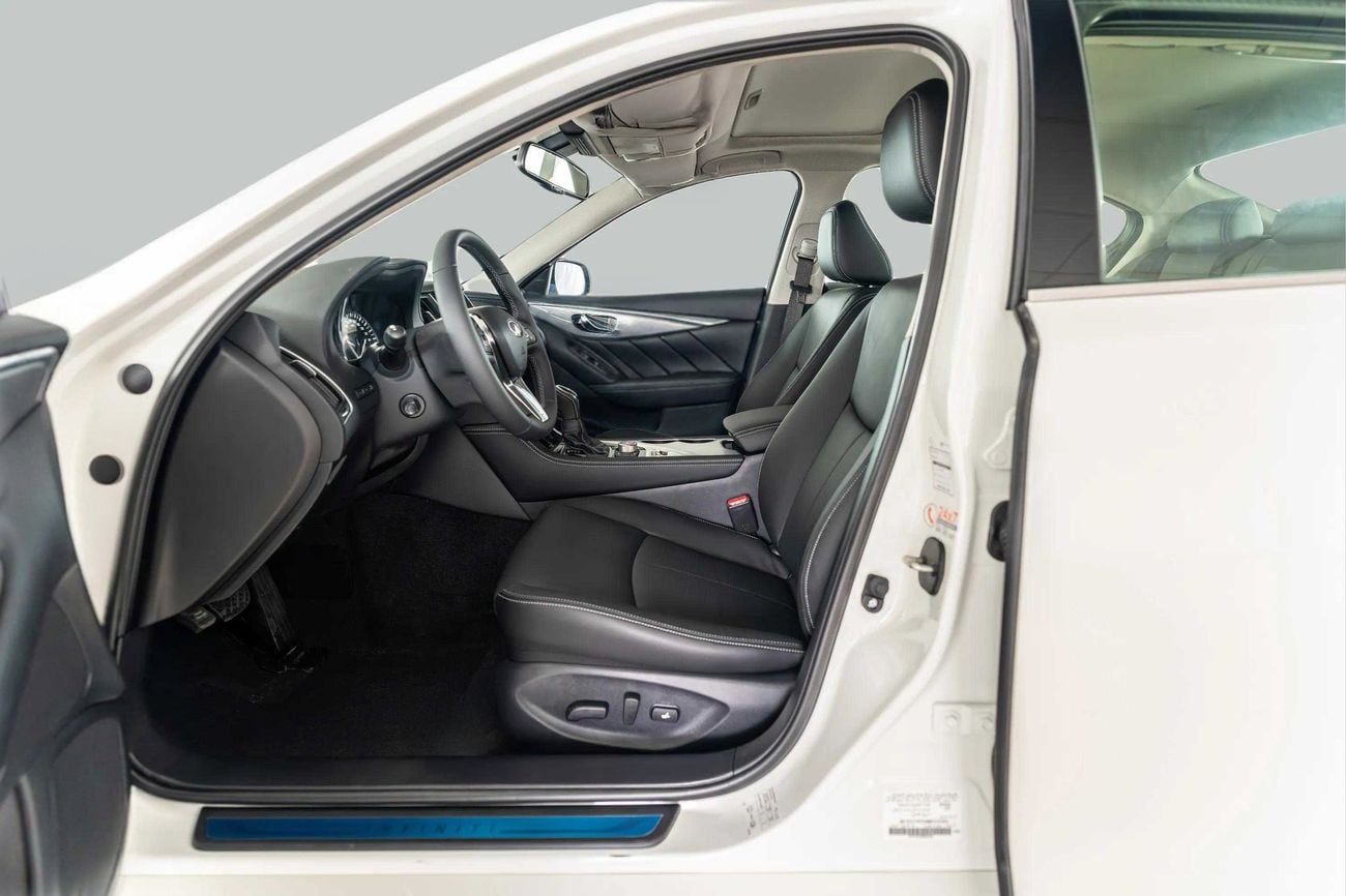 Infiniti Q50 LUXE 3.0