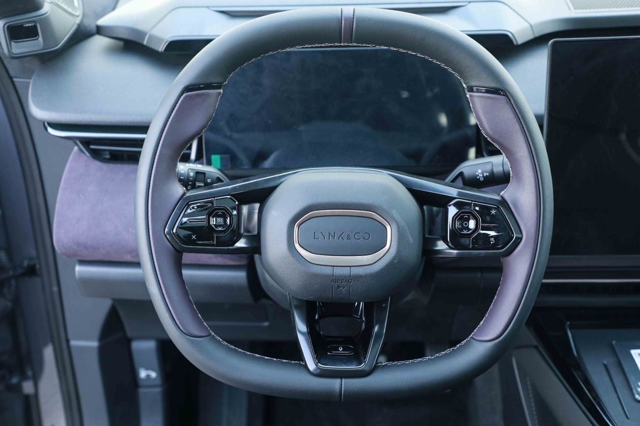 Lynk & Co 08 EM-P Time Limited 1.5L - Plug In Hybrid - Purple Inside Purple | Export Only