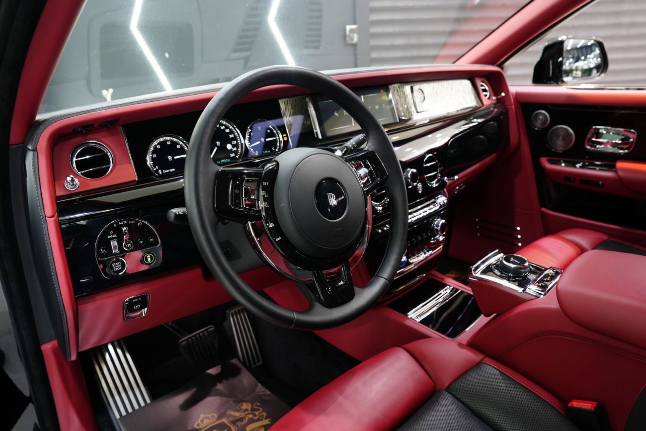 Rolls Royce Phantom STANDARD Std 6.8L VIII, Bespoke Audio, Rear Entertainment, Brushed Steel Bonnet, GCC Specs!!