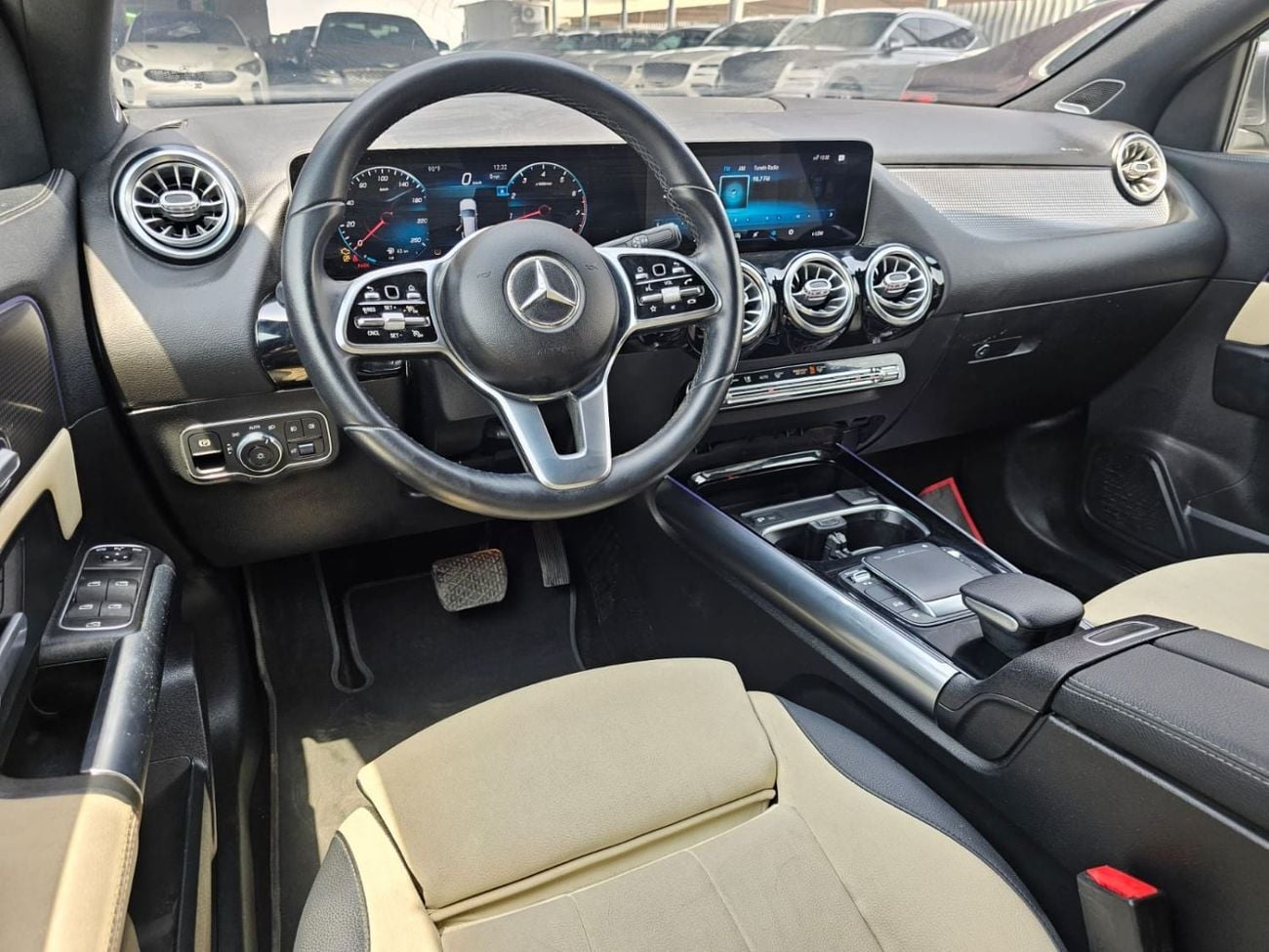 Mercedes Benz GLA250 STANDARD