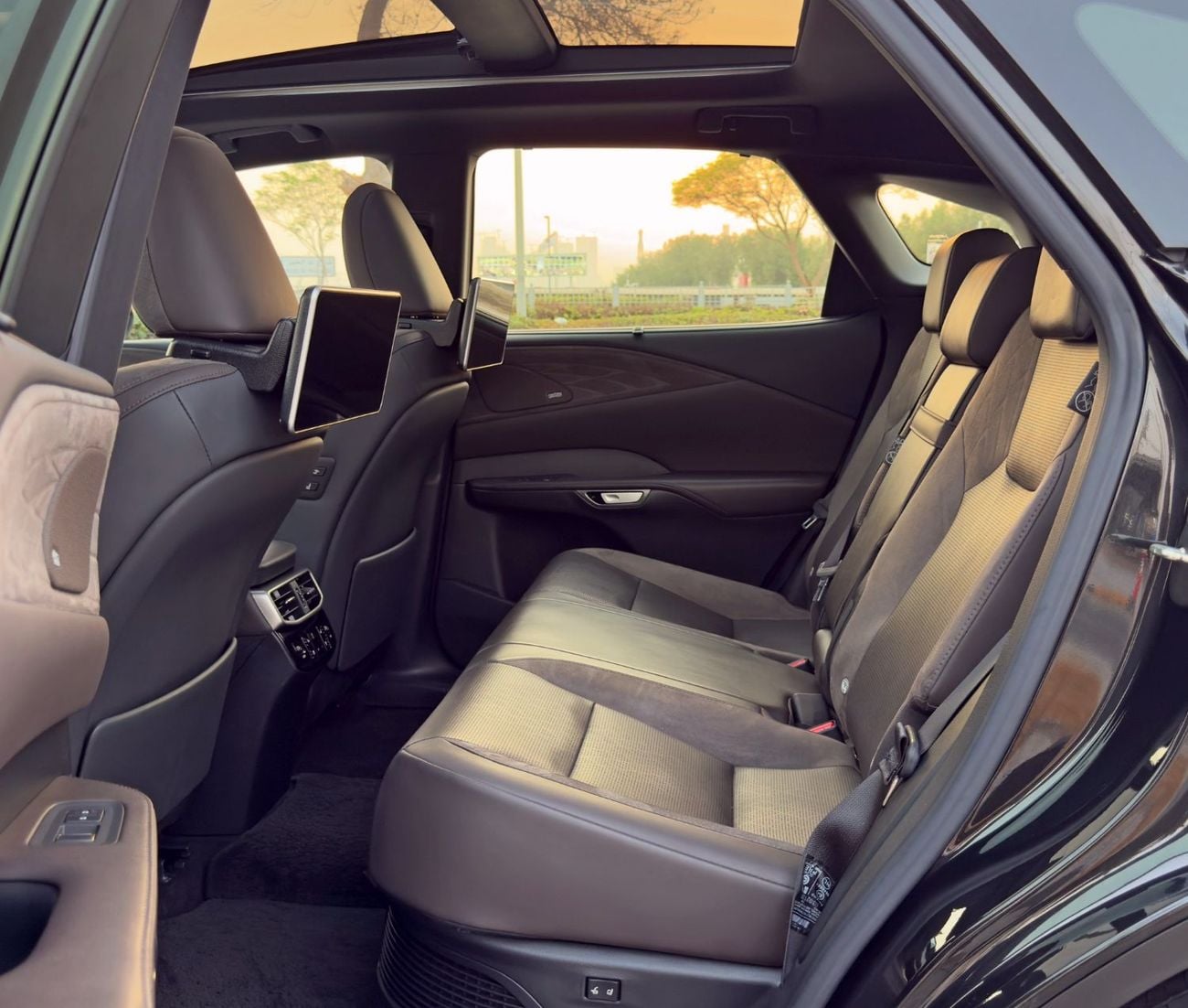 لكزس RX 350h PLATINUM