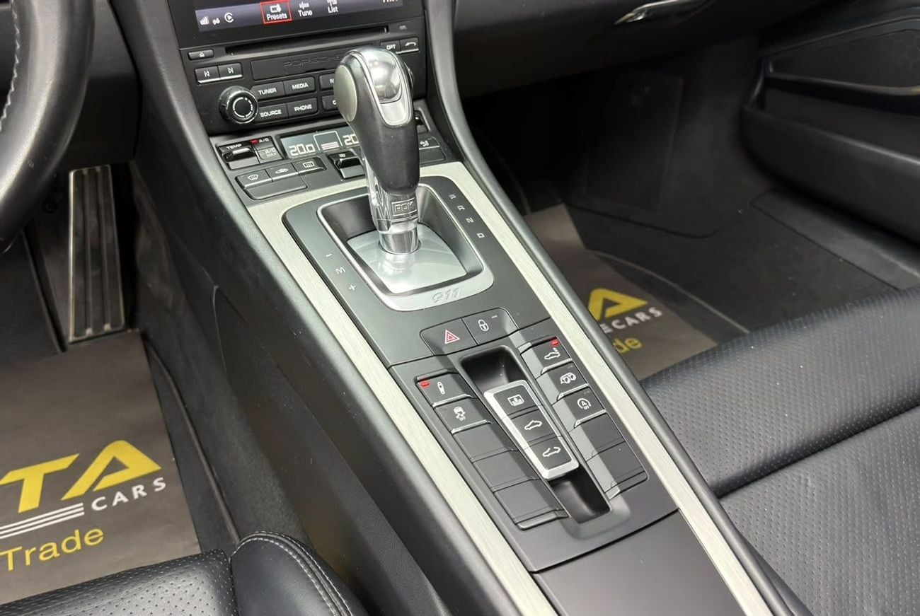 Porsche 911 CARRERA 4S