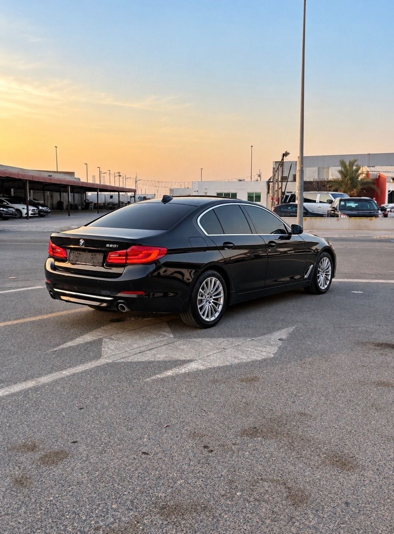 بي أم دبليو 520i إكزيكيوتيف BMW 520i Luxury Line | 2019