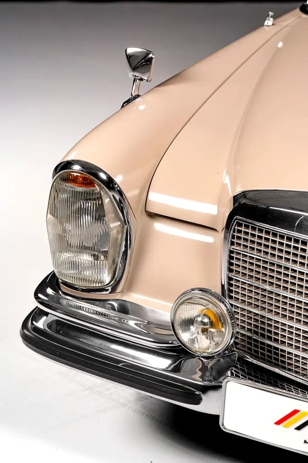 مرسيدس بنز 280SE 280 SE 3.5 Coupe (W111) | 64,434kms | Japanese Delivery | Highly Original