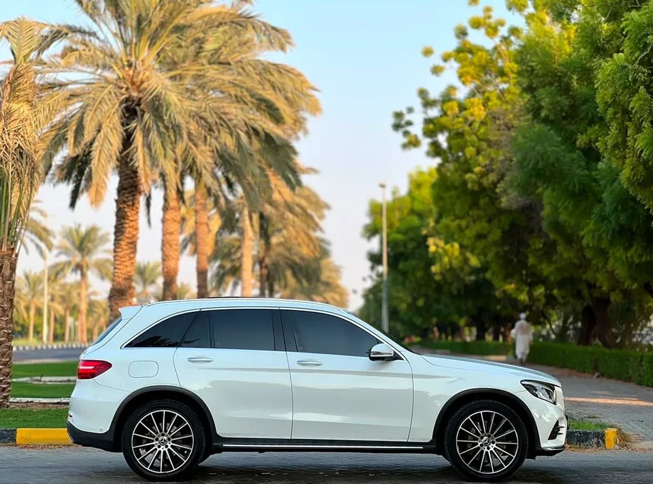 Mercedes Benz GLC250 GLC 250 4MATIC | GCC Specs | Excellent Condition