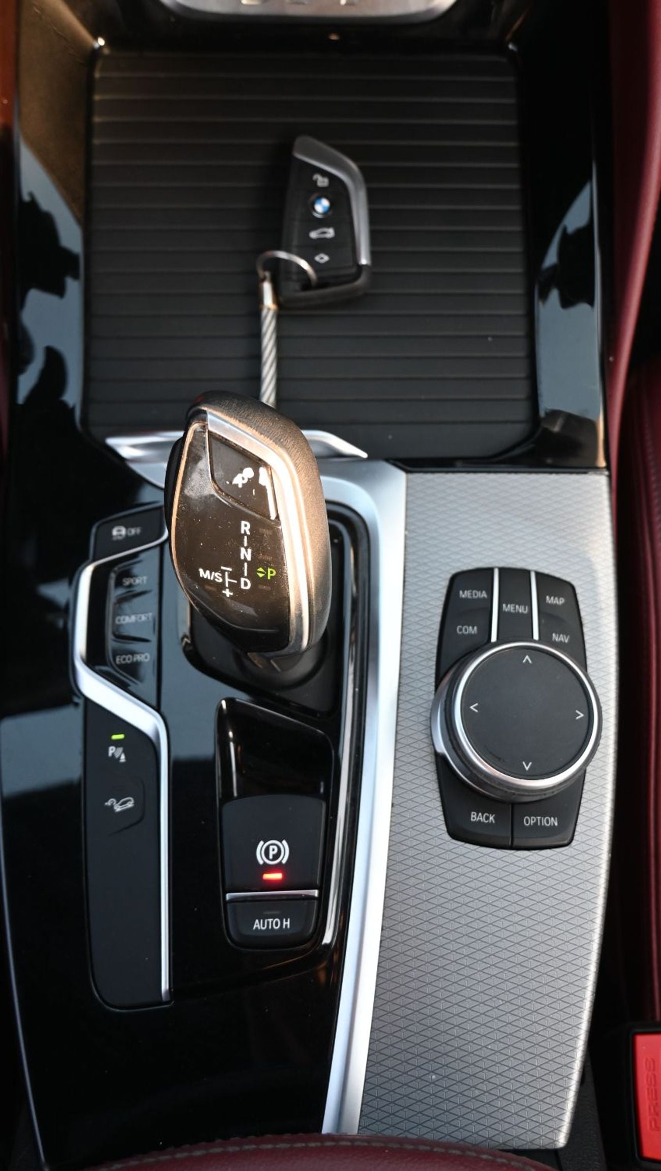 BMW 330i LUXURY LINE