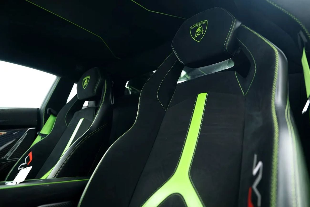 Lamborghini Aventador SVJ ONE OF 900 COUPÉS | ALA 2.0 | CARBON-FIBRE BUCKET SEATS