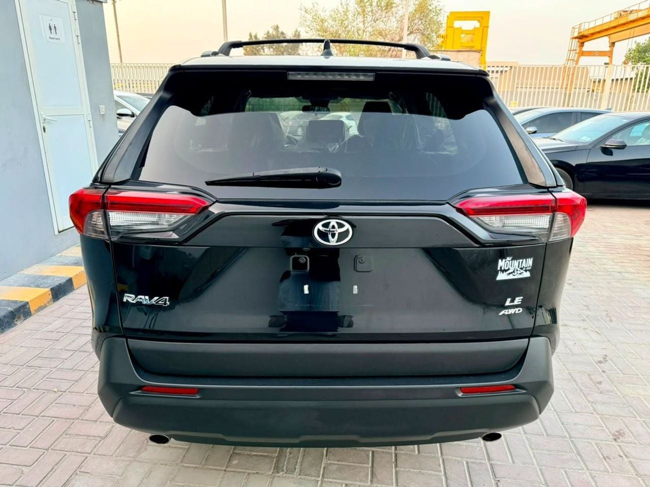 Toyota RAV4 LE