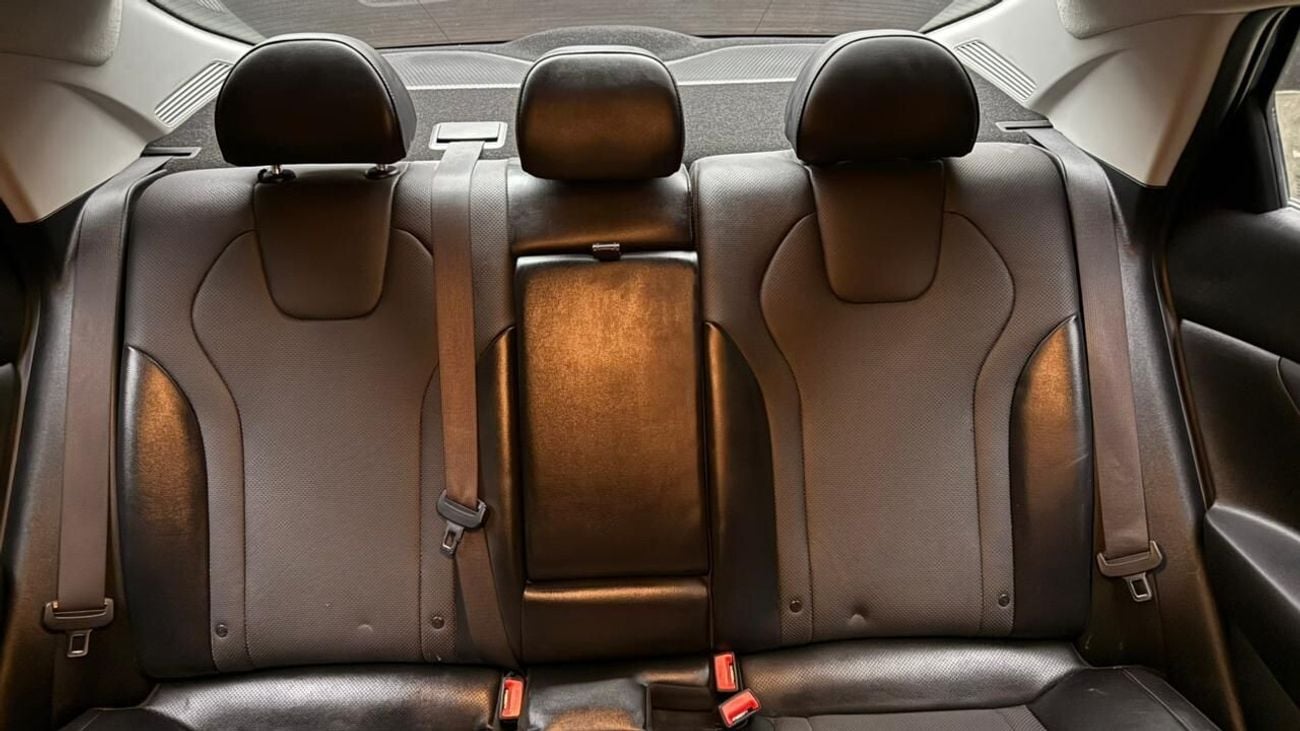 Hyundai Elantra HEV PREMIUM