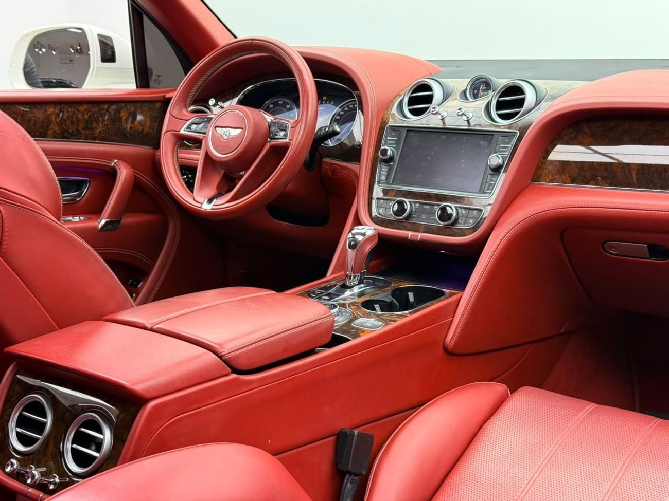 Bentley Bentayga SIGNATURE 2018 Bentley Bentayga W12, Service History, Fully Loaded, Excellent Condition, GCC