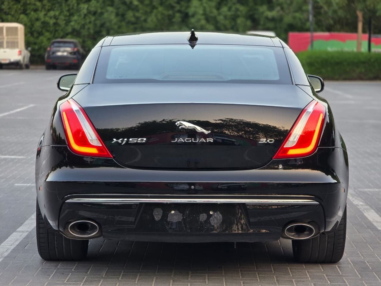 Jaguar XJ 50 - LWB Jaguar XJ 50 / 2019 V6 3.0L GCC Specs | Orginal paint | Accidrnt free | 2Keys | Perfect condition