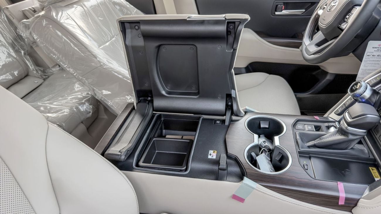 Toyota Land Cruiser GXR 2026 Toyota Land Cruiser GXR 3.5L AT Petrol (With Radar, No JBL) (Black-Beige)