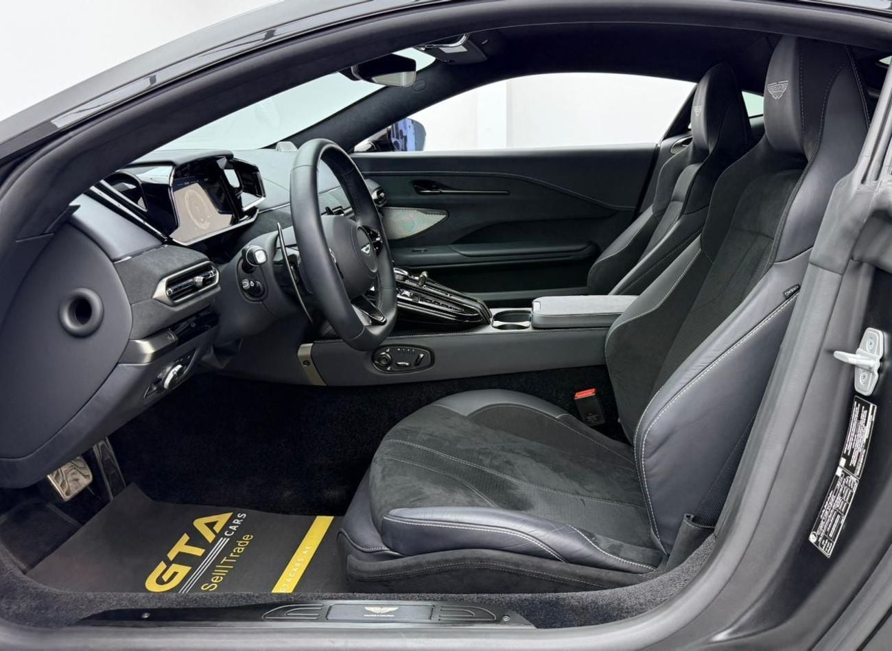 Aston Martin Vantage STANDARD 2025 Aston Martin Vantage V8, Aston Martin Warranty+Service Contract+Full Service History, GCC Specs