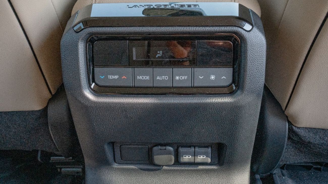 Toyota Prado VXR 2026 Toyota Land Cruiser Prado 2.8L AT Diesel (White-Beige)