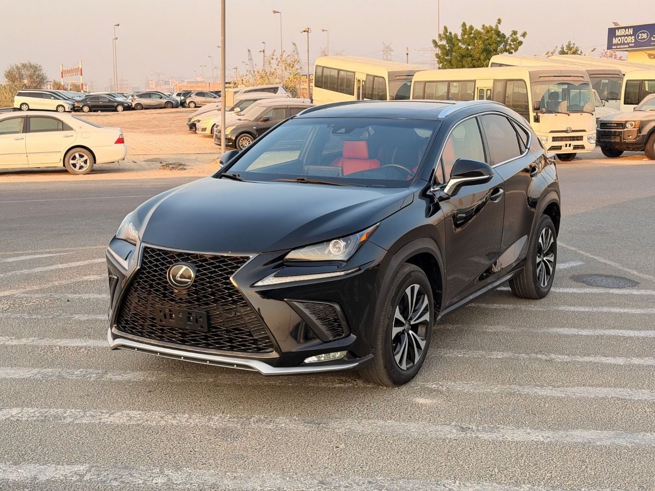 لكزس NX 300 إف سبورت لكزس NX300 F-SPORT 4x4 موديل 2019، كاملة المواصفات، مستوردة من الولايات المتحدة الأمريكية