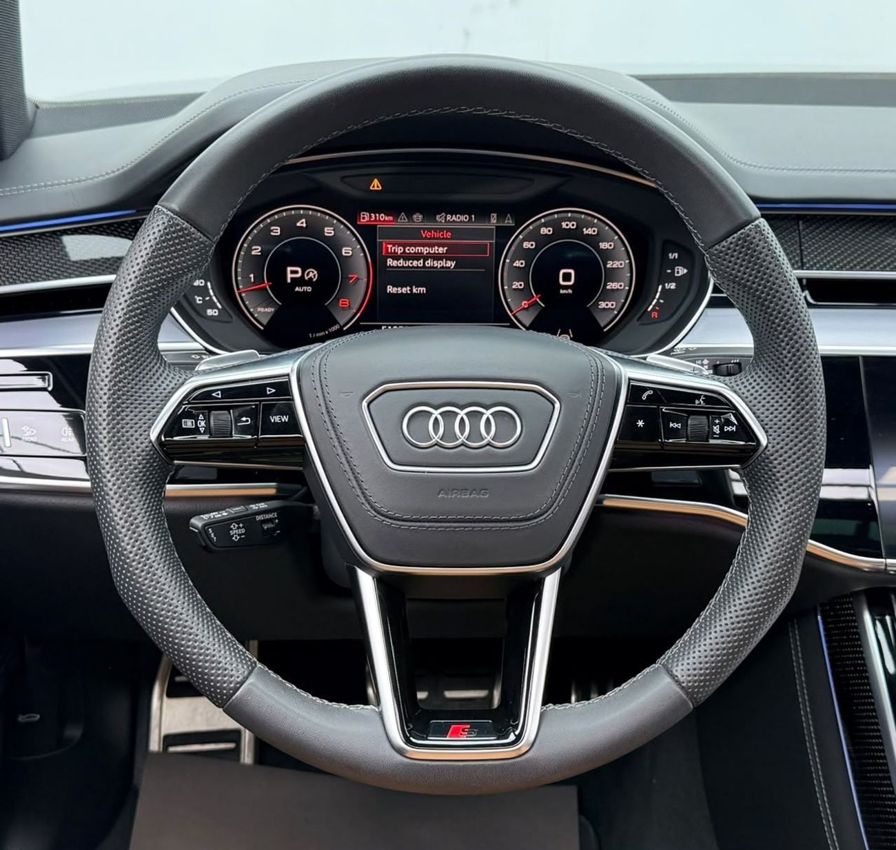 Audi A8 L 55 TFSI HIGH SPEC zaa