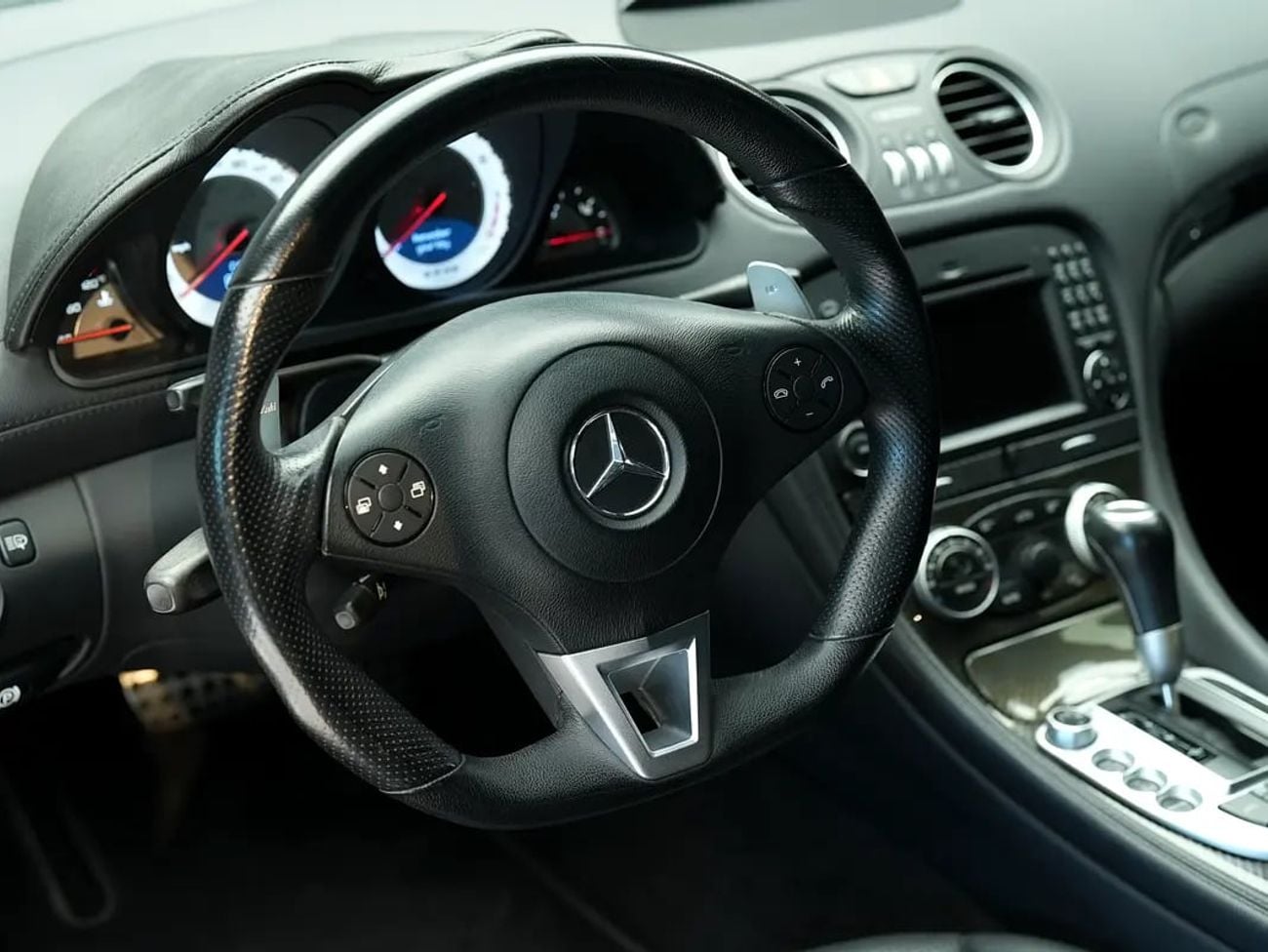 مرسيدس بنز SL 63 AMG SL 63 AMG - American Specs, High-Performance Convertible