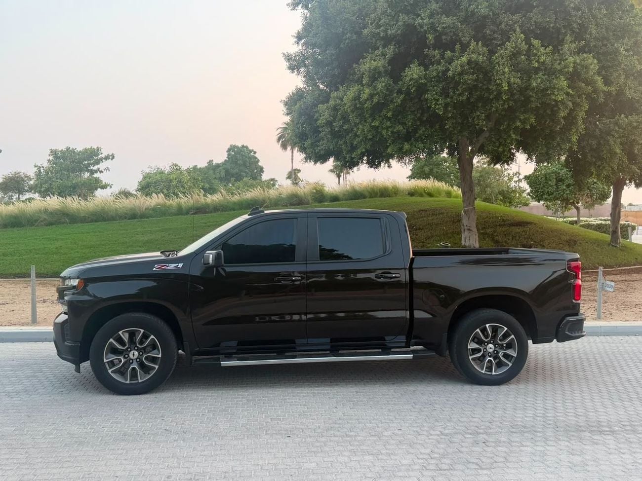 شيفروليه سيلفارادو 1500 CREW/CAB RST