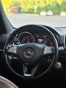 Mercedes Benz GLS500 STANDARD 2018 Mercedes-Benz GLS 550 - American Specs - Excellent Condition