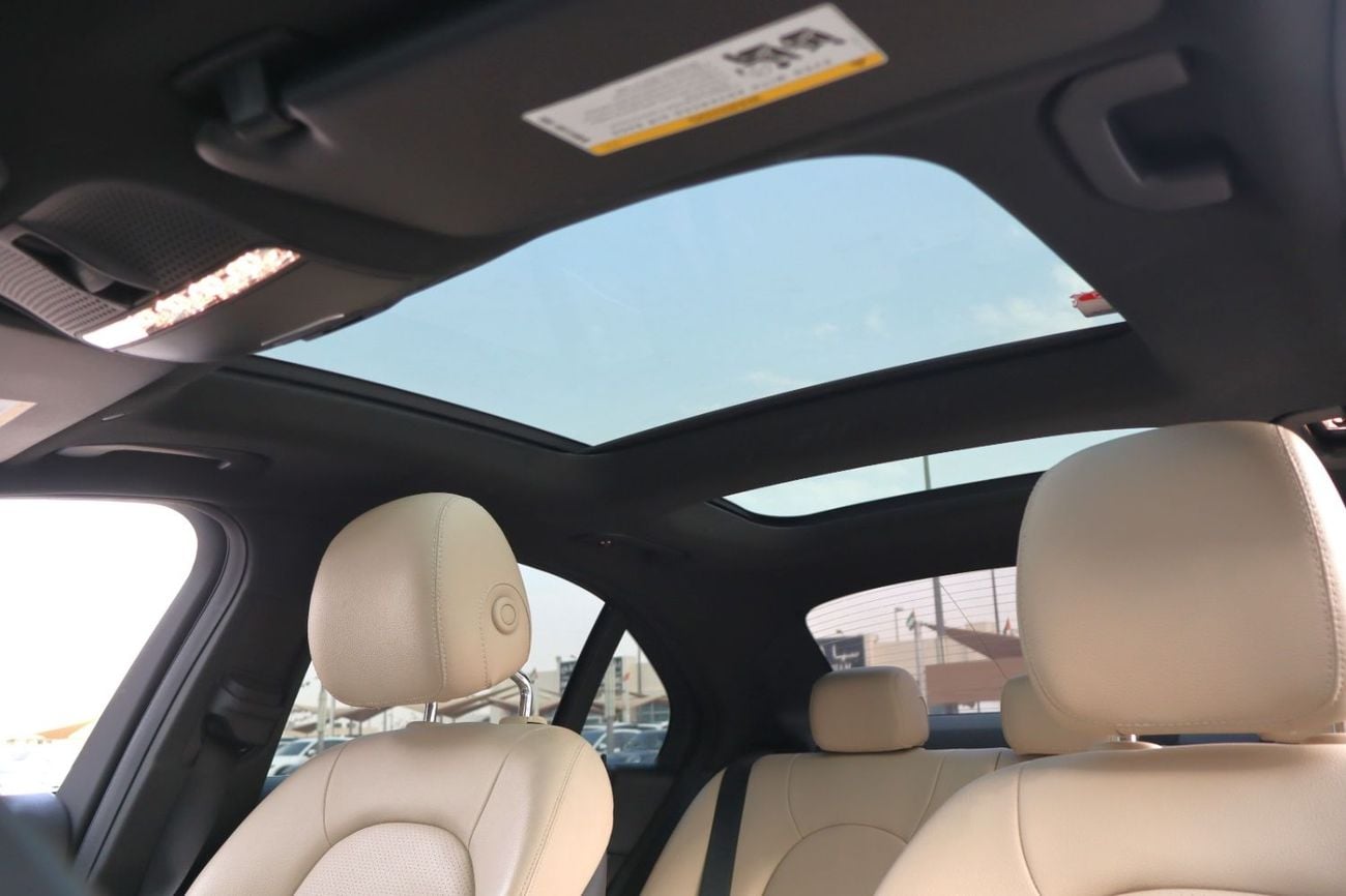 Mercedes Benz C300 STANDARD