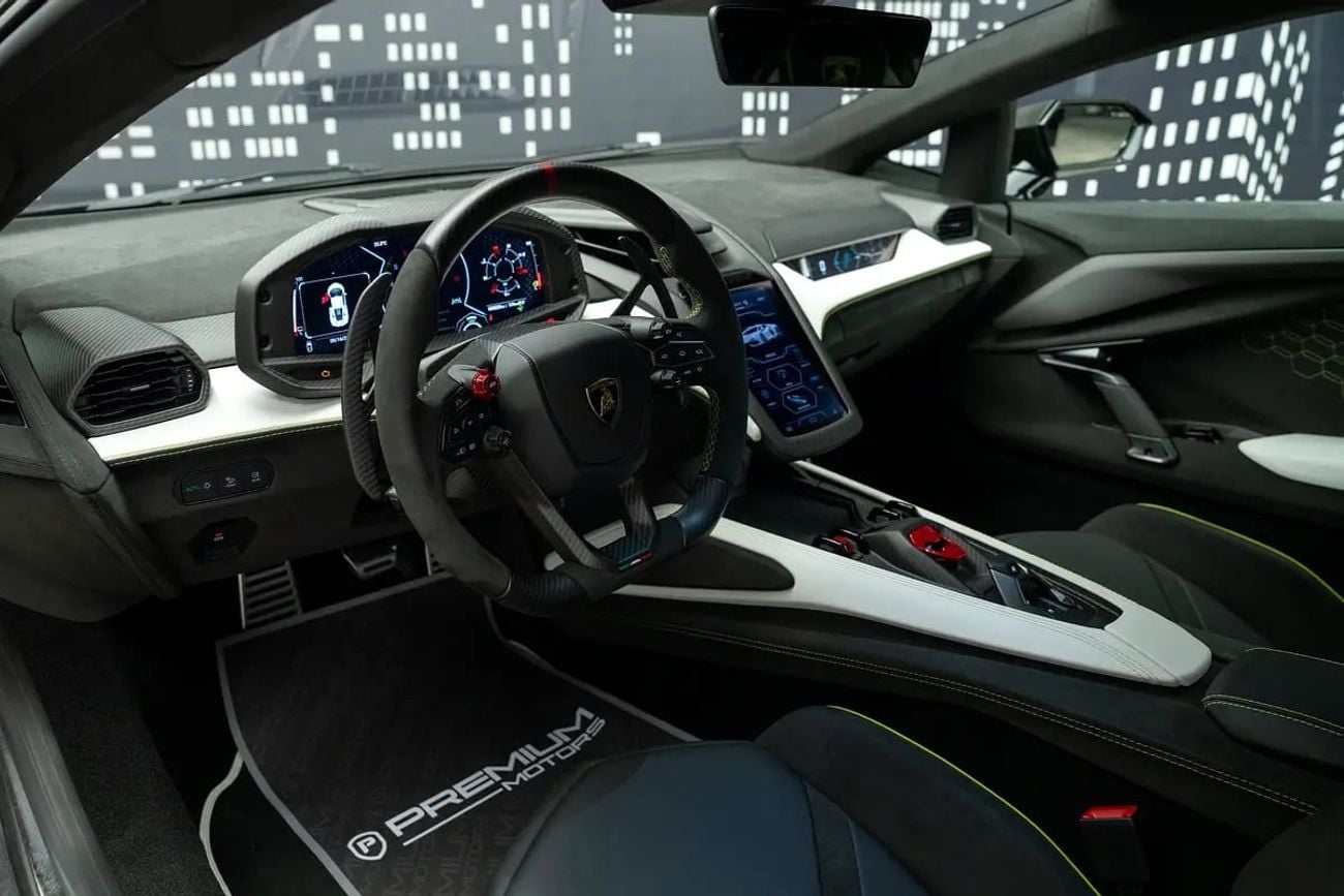 Lamborghini Revuelto