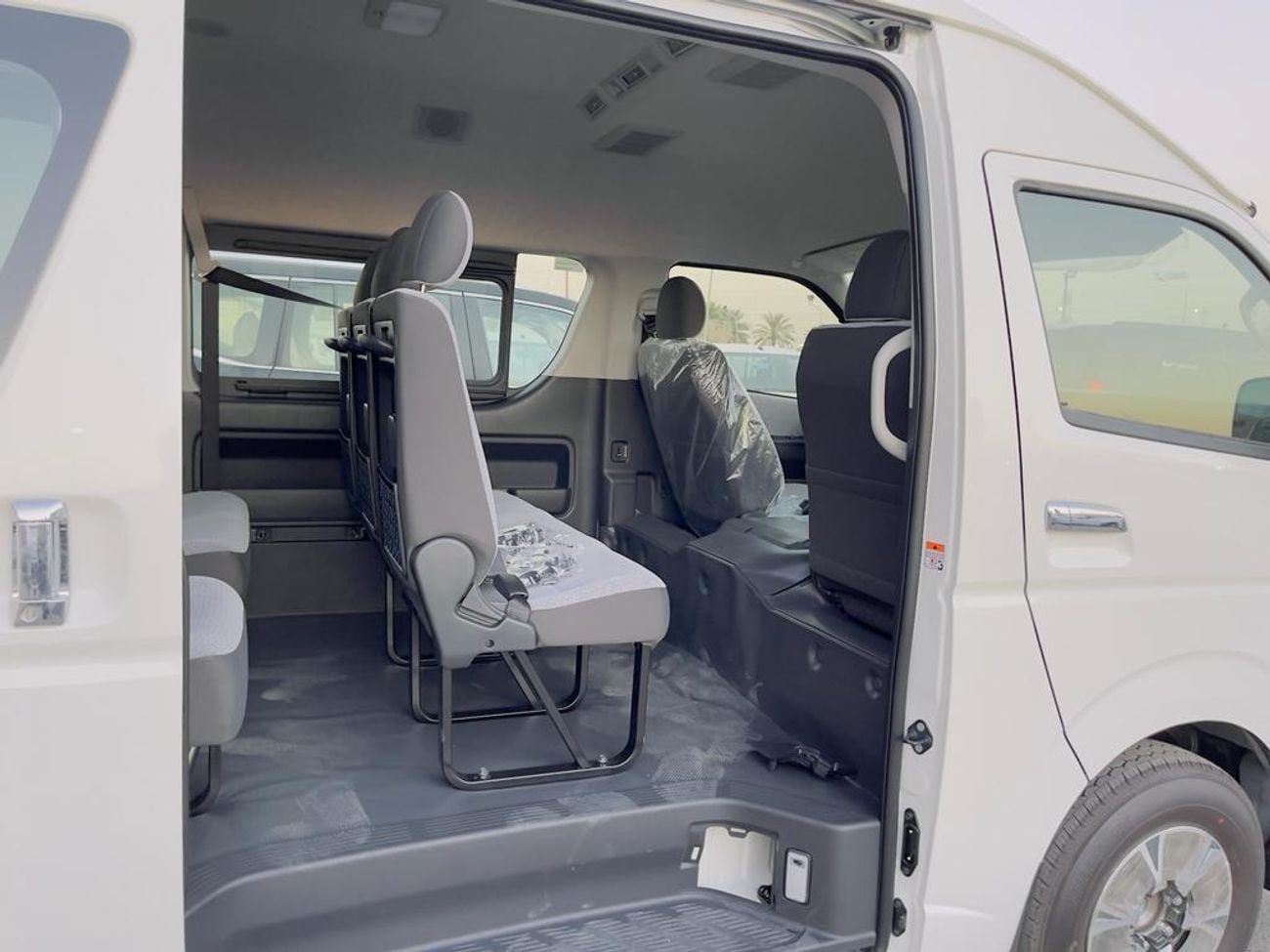 تويوتا هاياس GL Toyota Hiace High Roof