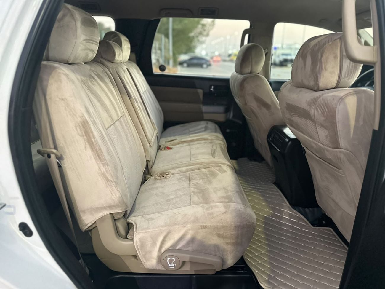 Toyota Sequoia SR5 4X4