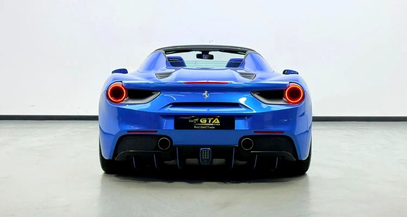 فيراري 488 سبايدر Carbon Edition, Full Service History, Carbon Fiber Package, GCC
