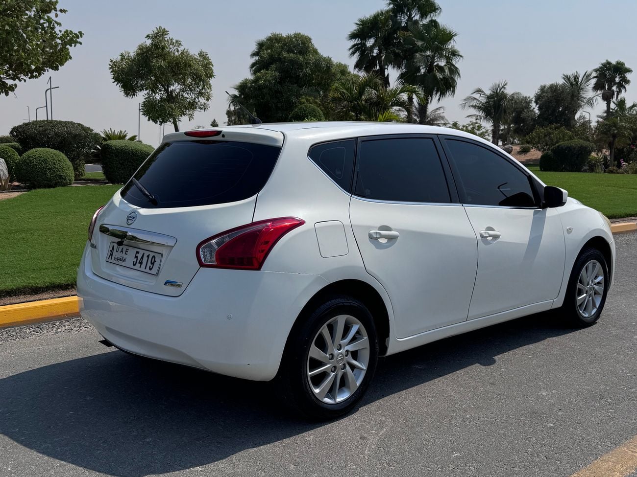 Nissan Tiida S
